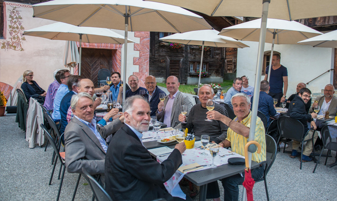 Networker sowie ein paar Autoren und Gäste (Bild: Raphael Hadad)