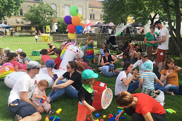 L'organisation faîtière Rainbow Families rassemble des familles LGBT de toute la Suisse.